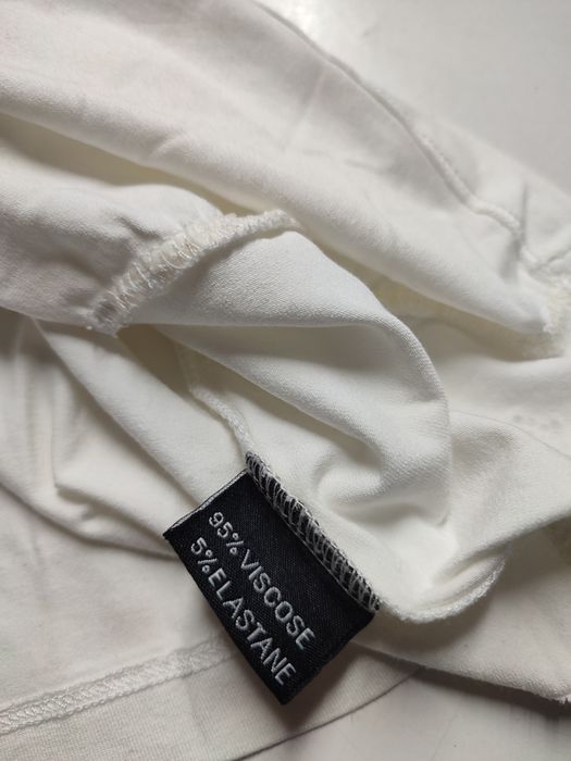 T-shirt branca Leon
