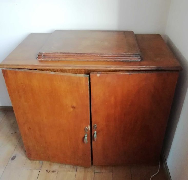 Máquina de costura antiga Singer 66K de 1910