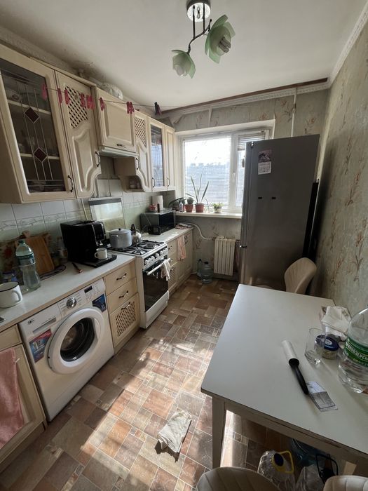 Здам двокімнатну квартиру/без тварин/площа Перемоги