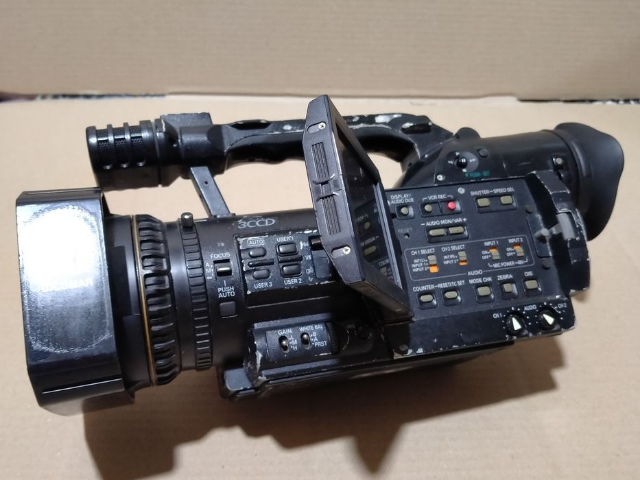 Відеокамера Panasonic AG-DVX100s