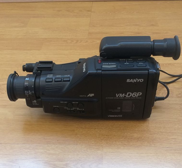 Продам видеокамеру Sanyo VM-D6P (кассетная)