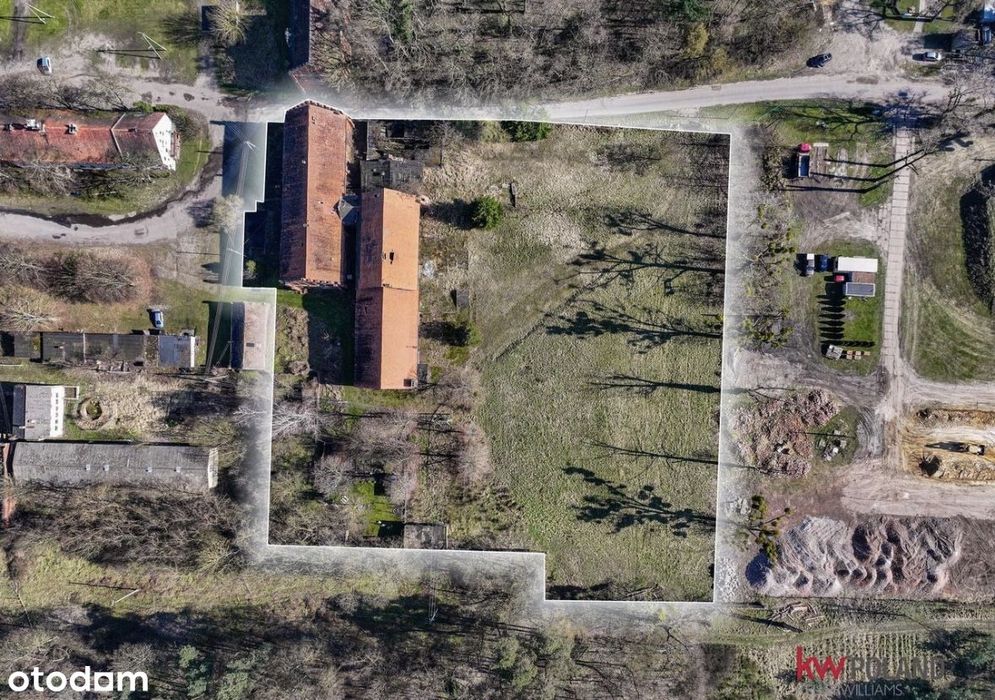 DZIAŁKA budowlano - inwestycyjna 10 900 m2 + budynki