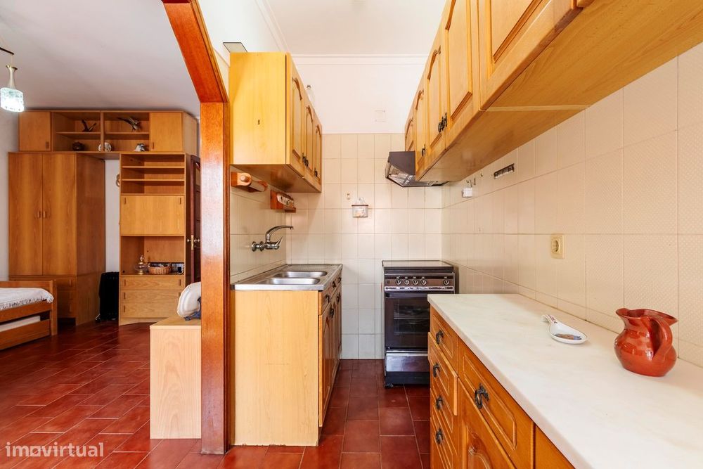 Apartamento T1 c/ Varanda e Marquise, a 550m da Praia, na Costa da Cap