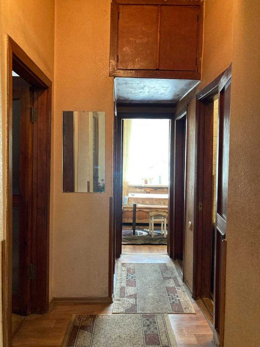 Продаж повнометражної 3-кімнатної квартири в центрі