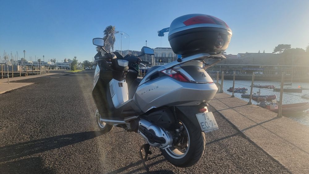 Peugeot satélis 500