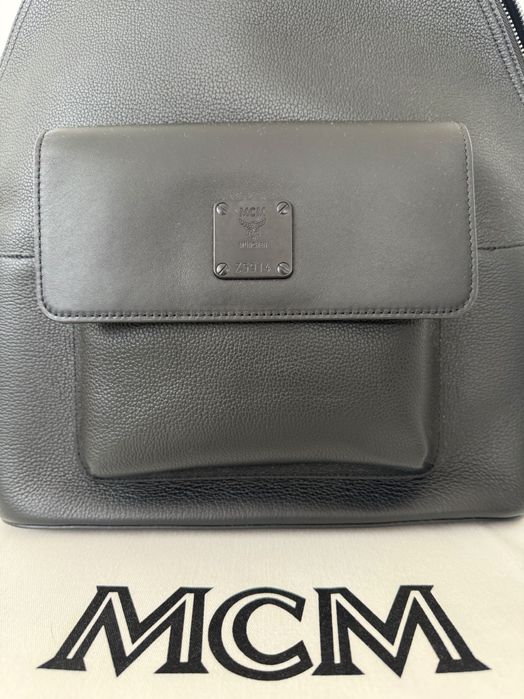 Mochila Grande Unissexo MCM em Pele Texturizada Preta