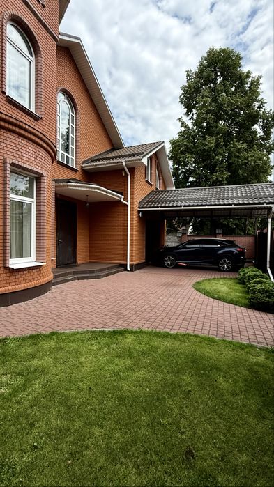 Будинок у нагірній частині міста, район ресторану «Armenia»