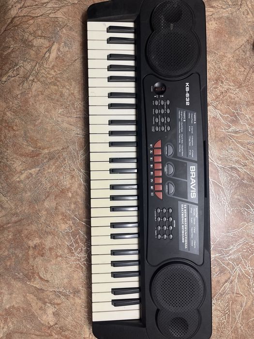 Синтезатор Bravis KB-632