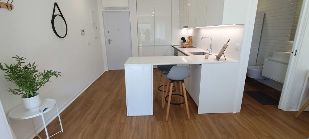 Apartamento T0, COMO NOVO. No Porto (perto IPO, Hospital SJ, Polo Universitário)