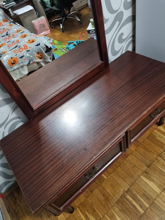 Вінтажне дерев'яне трюмо/туалетний столик із дзеркалом