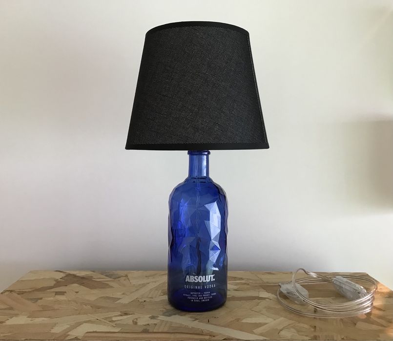 Candeeiro em Garrafas de Vidro