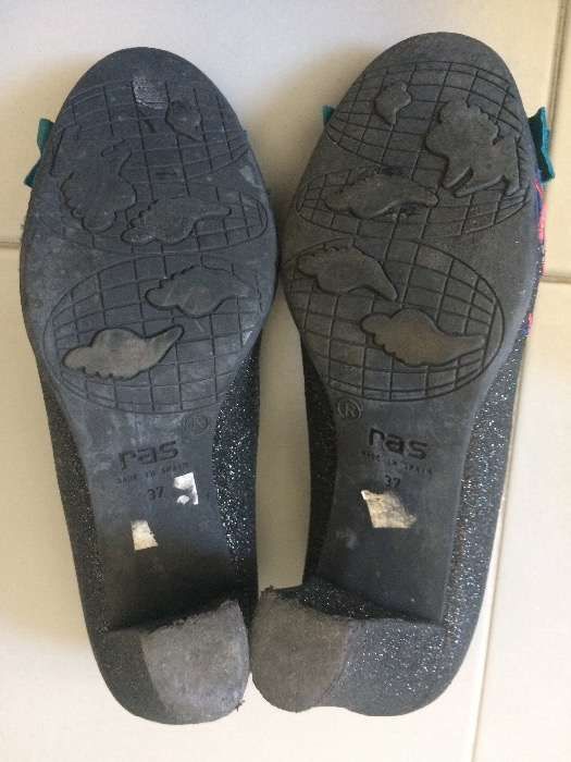 Sapatos senhora marca Ras (tam 37)