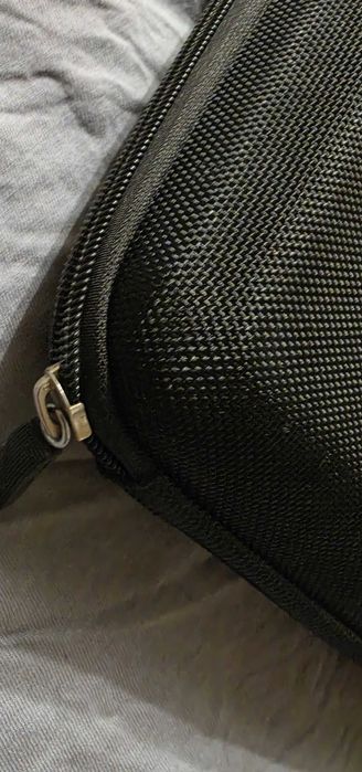 Twarde, mocne etui na komputer e5