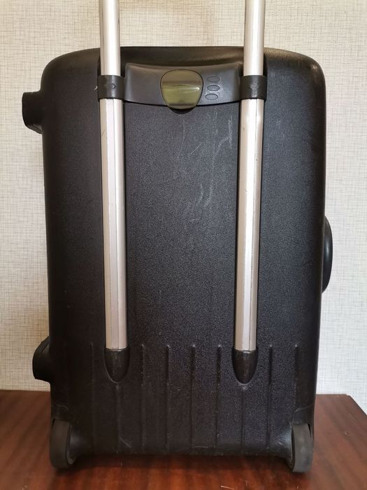 American tourister 70см валіза велика чемодан большой пластиковий