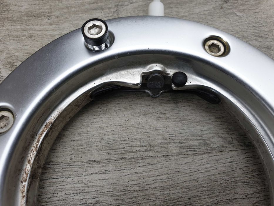 Audi TT 8N Klapka wlewu paliwa