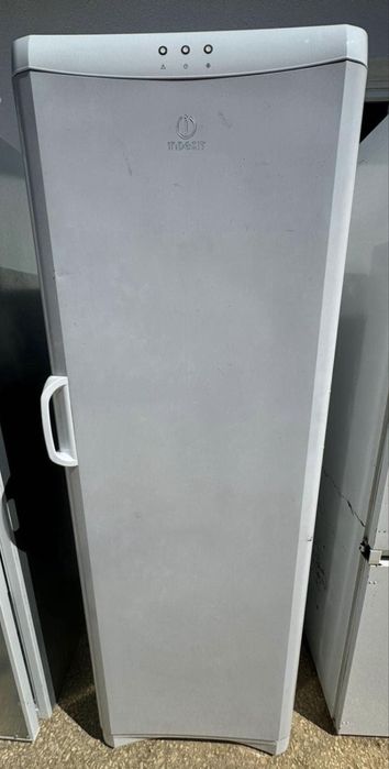 Congelador vertical indesit