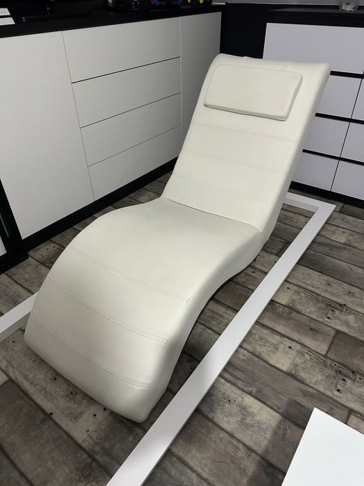 Fotel szezlong biały ekoskóra