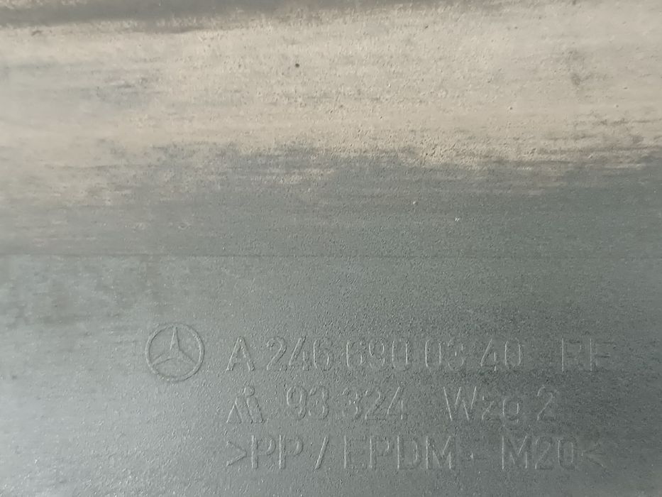 Embaladeiras Conjunto - MERCEDES-BENZ A-Class (W176) | 12 - 18