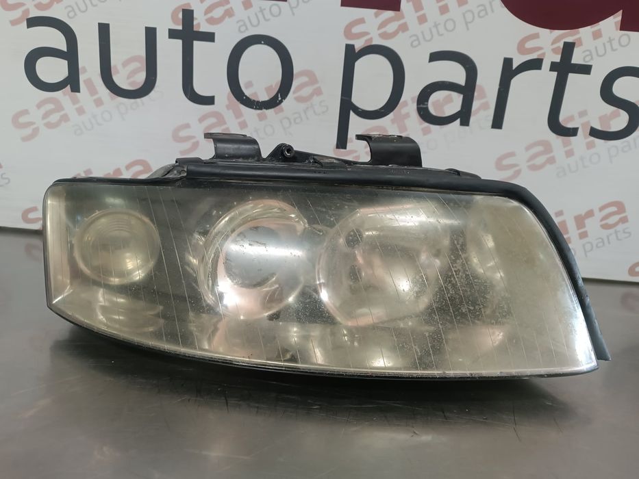 Ótica / Farol Direito AUDI A4 B6 - 8E0941004F
