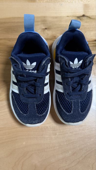 Дитячі кросівки adidas