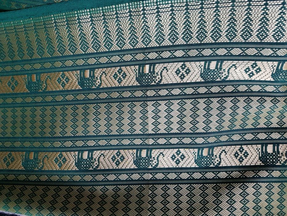 Dwustronny obrus indyjski.