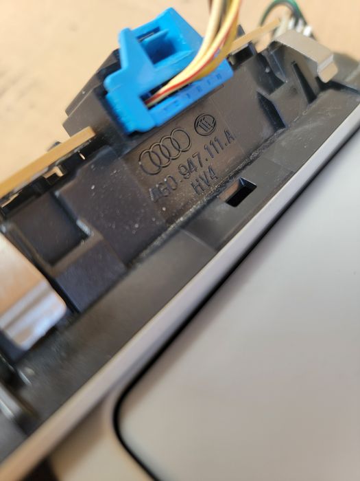 Audi A6 A7 lampka podsufitki schowek led kompletna