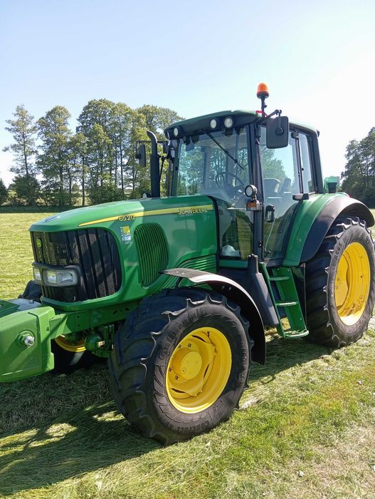 John Deere 6520 .