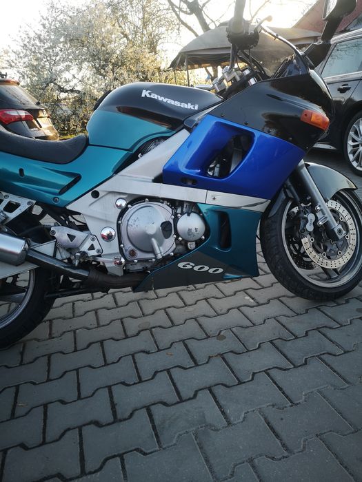Kawasaki zzr 600