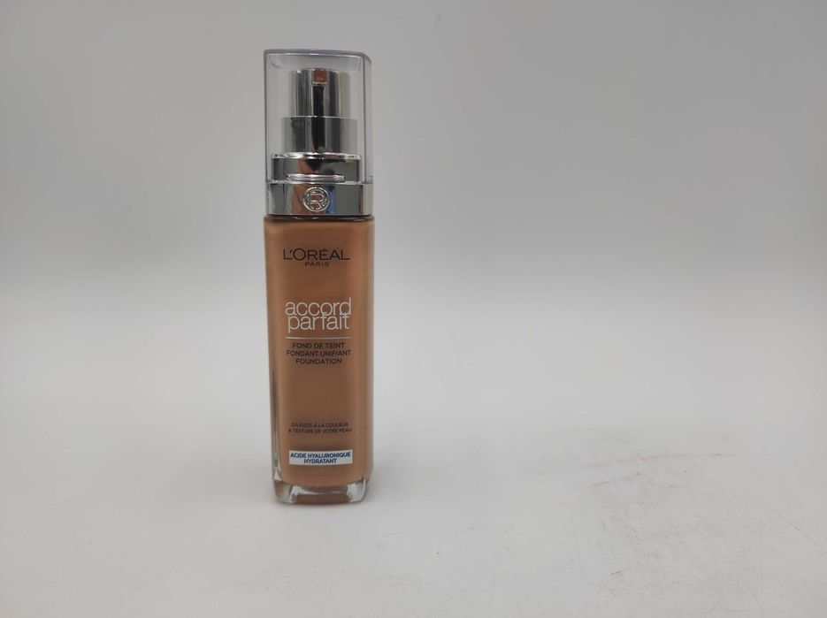 Podkład L'Oréal Paris Nawilżenie 24H Cool Rose 7.R/7.C 30ml z kwasem hialuronowym