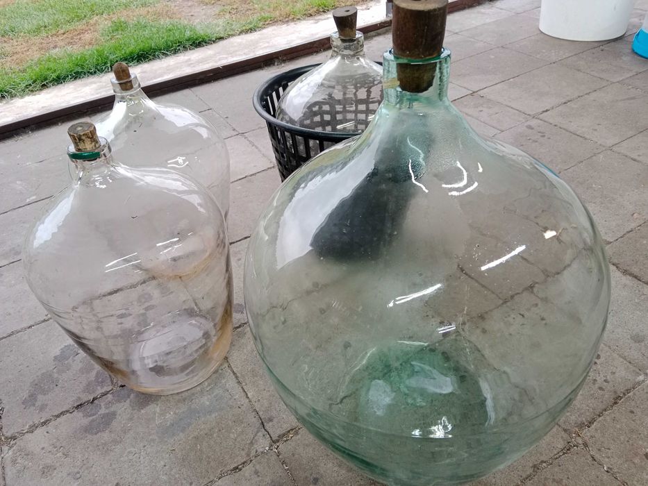 Butla do wina cztery sztuki