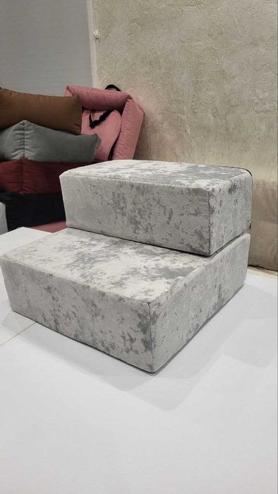 Нові сходи для собак виготовлені з щільного поролону