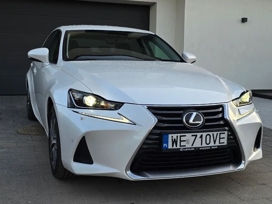Lexus IS