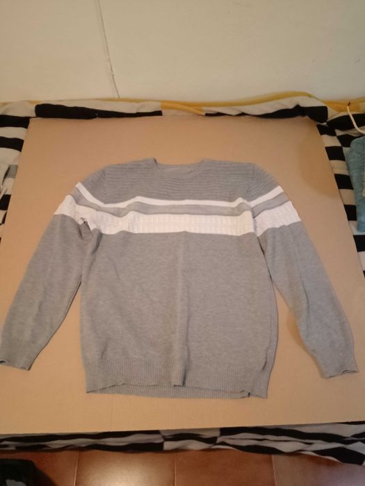 Varias roupas de senhora