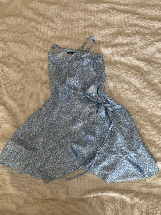 Vestido azul com flores