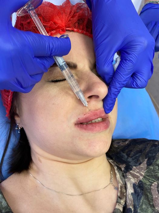 Навчання для косметологів, постановка руки