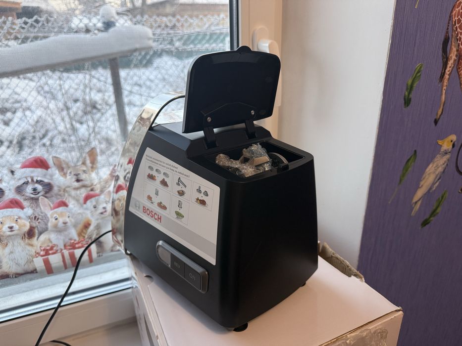 Кухонный комбайн Bosch MFW67440