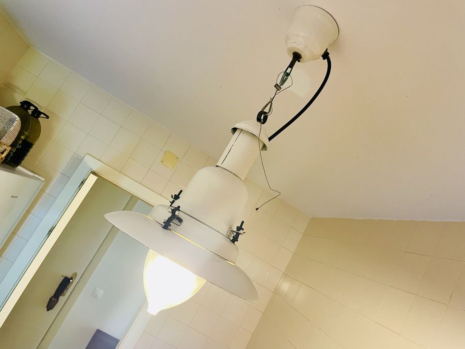 Candeeiro suspenso vintage/retro em esmalte e vidro