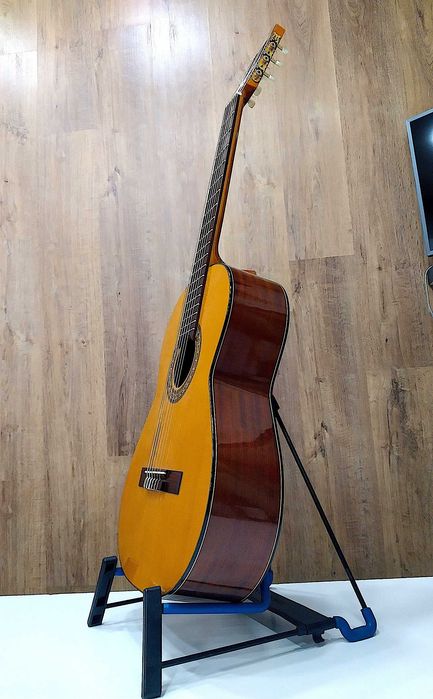 Гитара Admira Испания + чехол Цельный кедровый топ Классическая