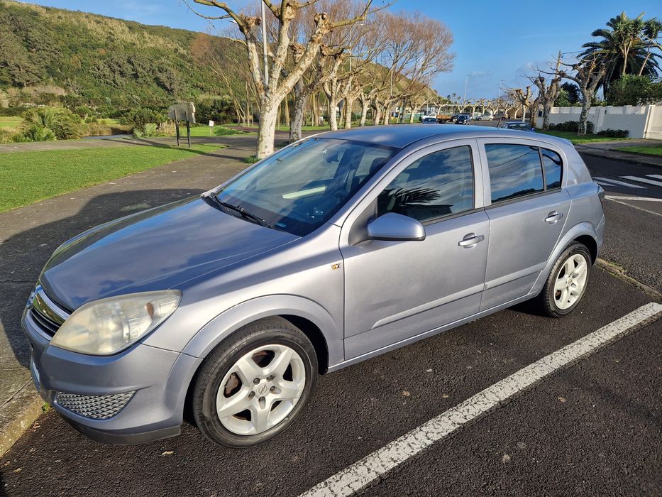 Opel Astra H 1.4 16v — photo 2