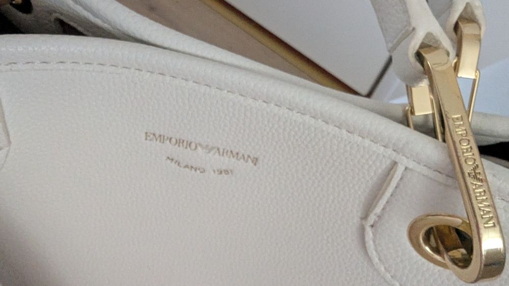 Сумка женская Emporio Armani, б/у, практически не была в использовании, отличном состоянии