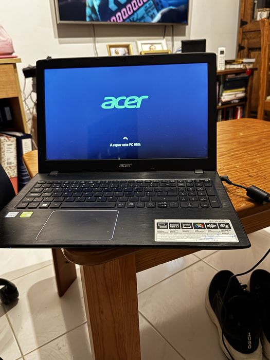 Portátil Acer E5-575G-53W6 com acabamento Premium em alumínio escovado
