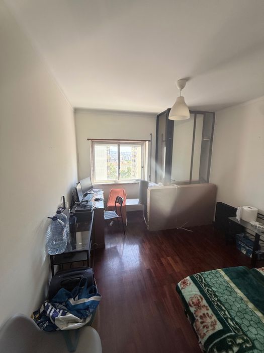 Quarto para arrendar em Odivelas/Arroja