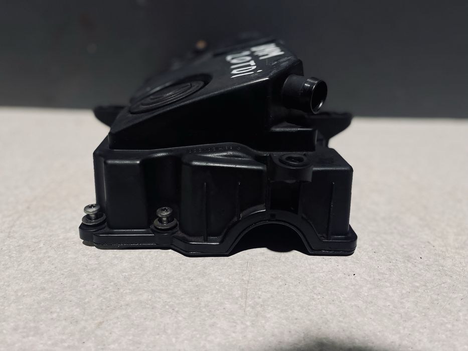 Клапанна кришка двигуна Тоуран 2.0 TDI BMM Touran клапана кришка ГБЦ