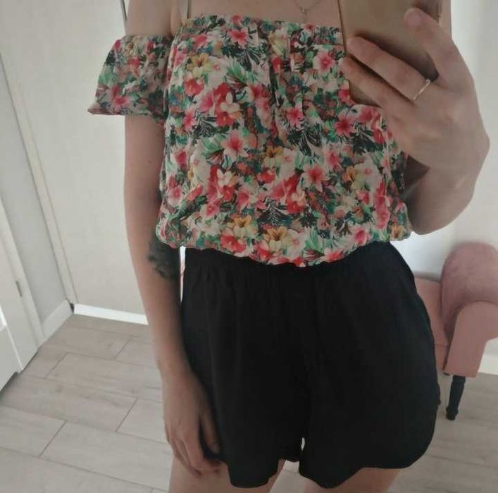Bershka bluzka kwiaty