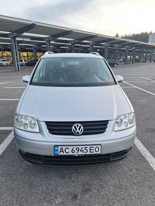 Volkswagen Touran 1,6 FSI