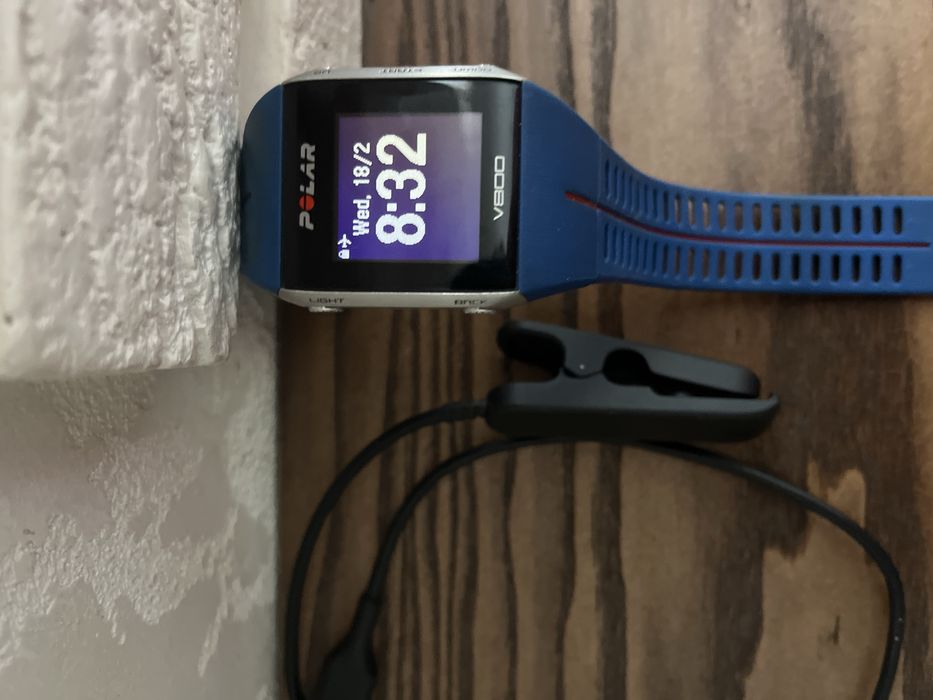 Часы POLAR V800.