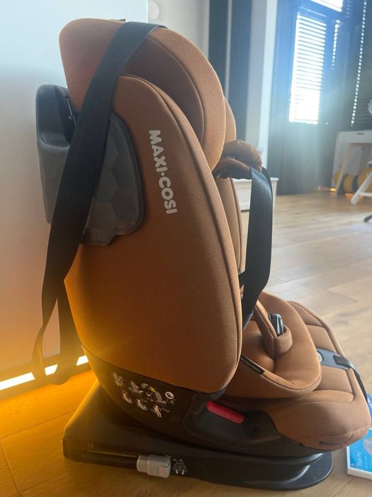 Автокрісло MAXI-COSI Titan Pro 9M-12Y / 9-36 kg