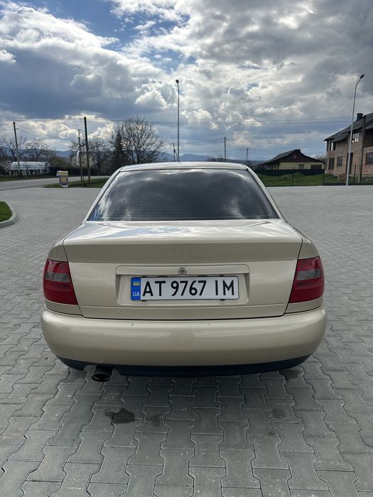 Audi A4 1996 1.6 бензин