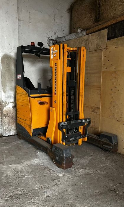 Sprzedam maszt firmy Junghenrich 4,25 m , 2,5 T