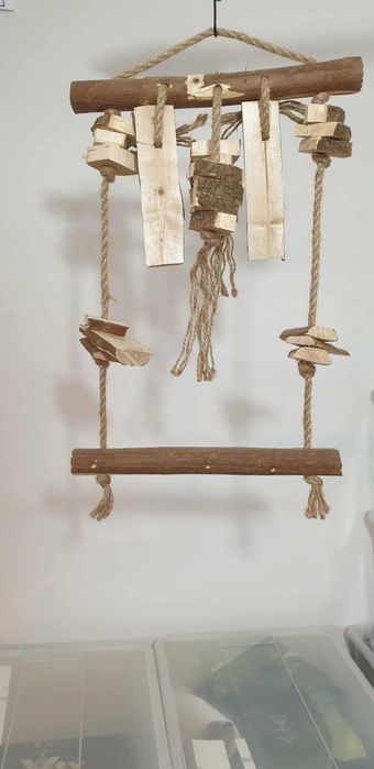 Zabawka dla papug ręcznie robiona